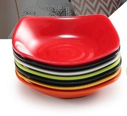 Blog perusahaan terbaru tentang Proses produksi untuk barang melamin dibagi menjadi 5 langkah berikut: