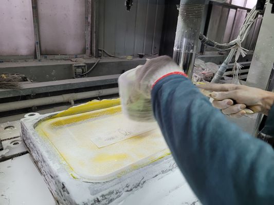 Harga yang bagus Komposisi cetakan urea tahan kelembaban kemurnian tinggi untuk peralatan meja dalam bentuk bubuk putih on line