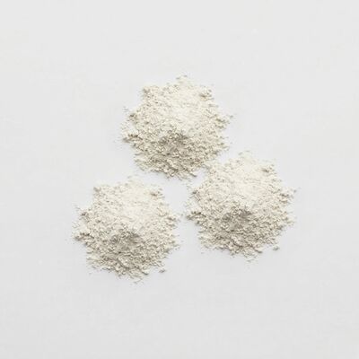 Harga yang bagus Senyawa Cetak Urea dengan Fluiditas 140-200 Mm, Kekuatan Dielektrik 9,0 MV/m, dan Suhu Distorsi 115 °C untuk Material Industri on line